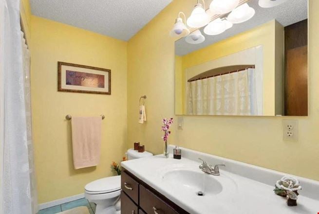 5-Unit Quadplex + Laundromat Income Property