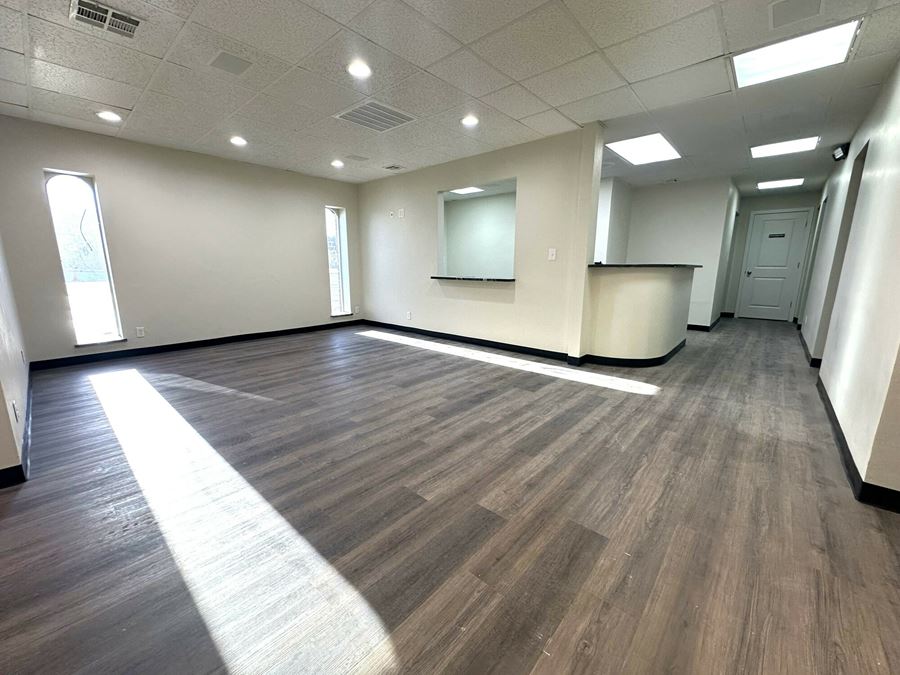 2812 W Hefner Rd
