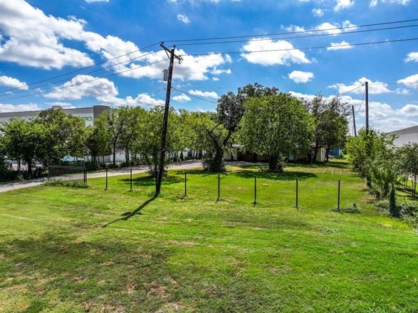 1134 Military Pkwy, Mesquite, TX
