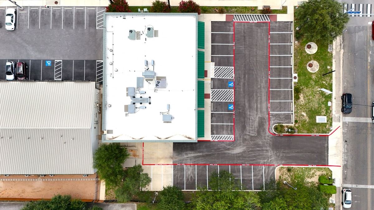 4999 De Zavala Rd