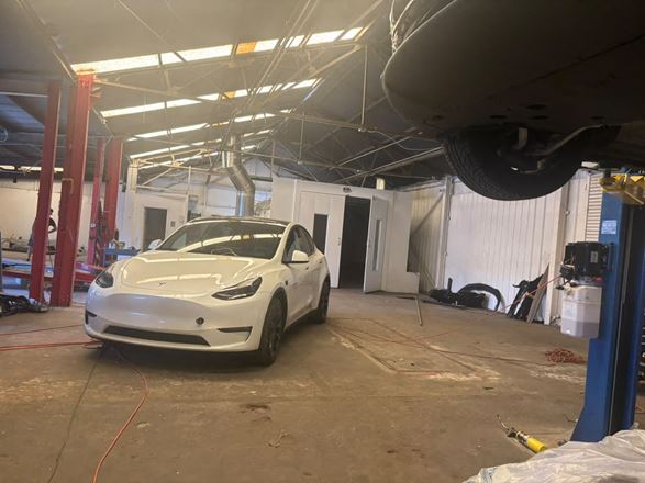 MECHANIC SHOP / AUTO BODY SHOP FOR LEASE