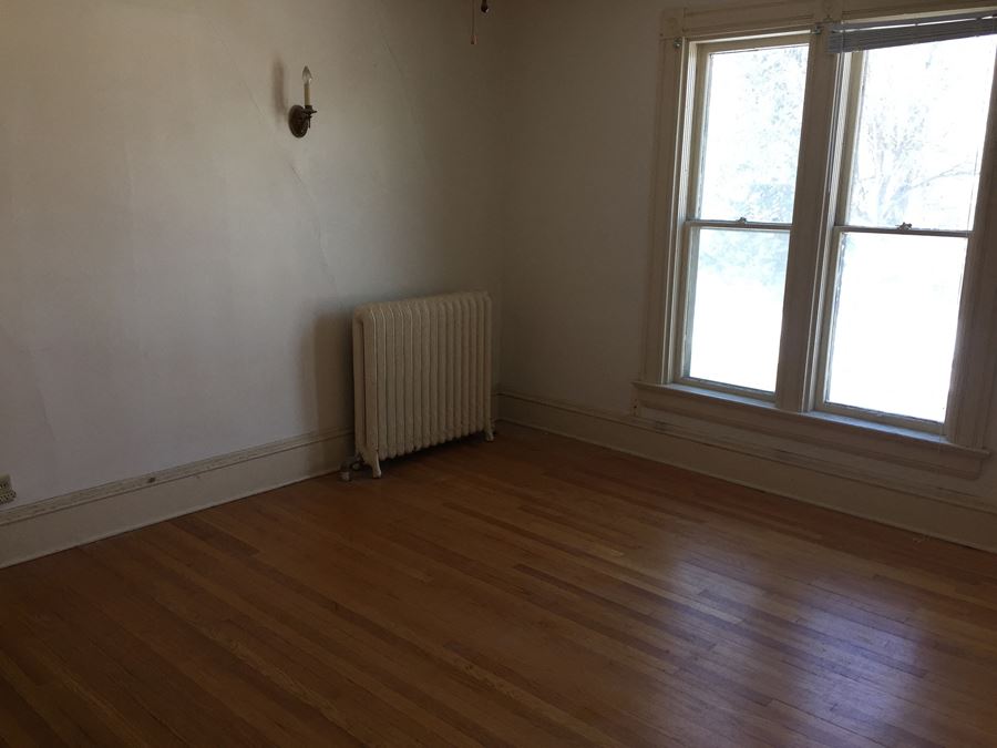632 W 7th St