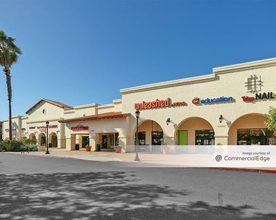Plaza Pacifica - 979 Avenida Pico