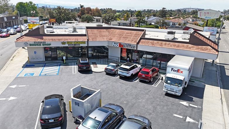 End-Cap For Lease