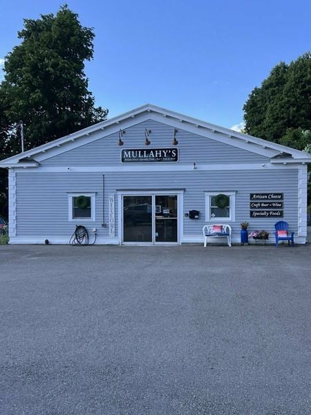 Retail space for Rent at 162 Main Street in Hudson