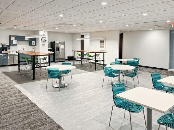 Regus - Brookfield - Water Tower Blvd