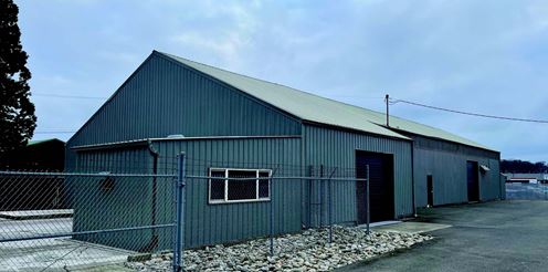Large Industrial Warehouse w/Yard