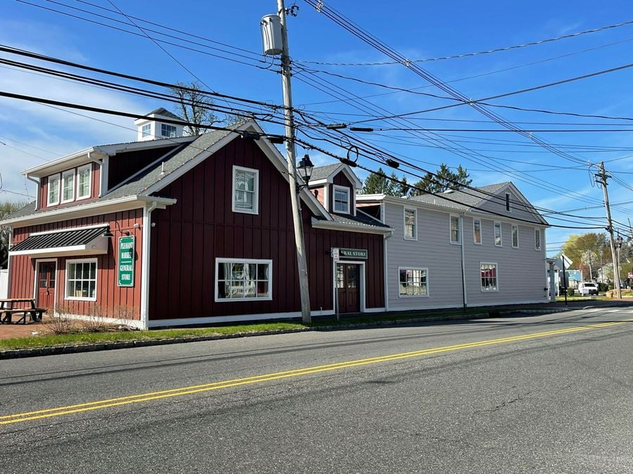 128 Main St