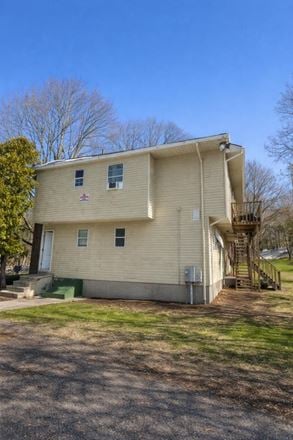 44 Angel Dr