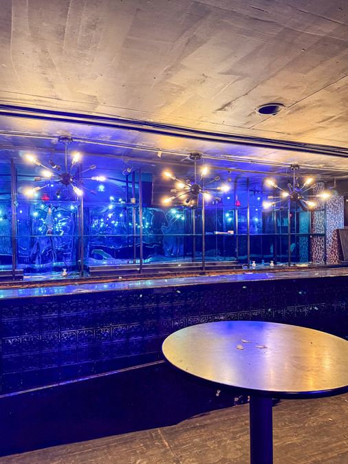 2,000 SF | 275 W 22nd Street | 2nd Gen Bar Space in Chelsea for Lease