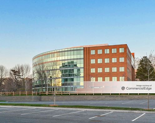 128 Corporate Center