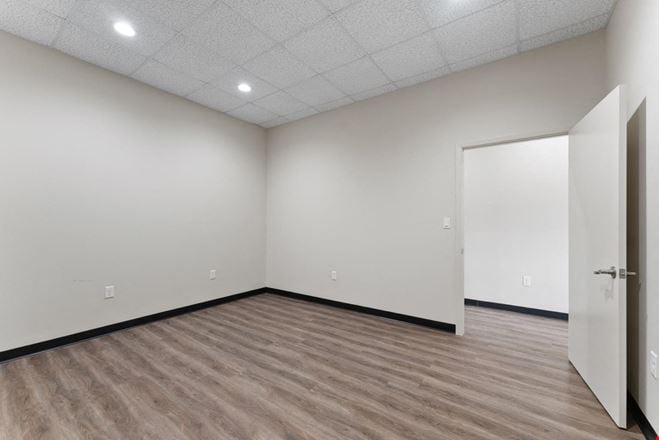 Building 7 - 25533 Richards Rd - Sublease