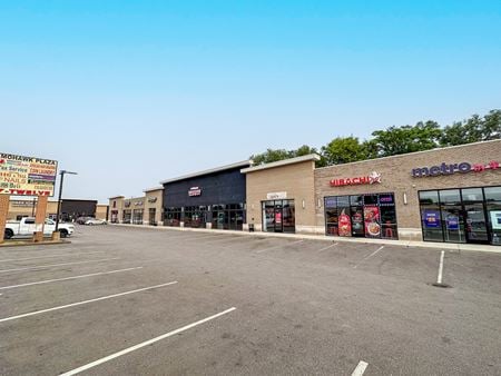 Retail space for Rent at 2005-2201 E 8 Mile Rd in Warren