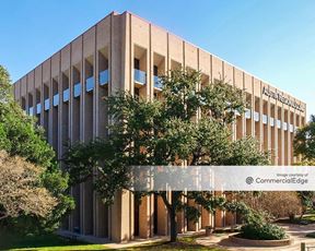 3M Austin Center - 6801 River Place Blvd, Austin, TX | Office Building