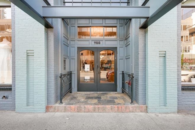 733 Johnson Street (116)