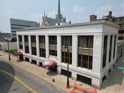 610 West Congress