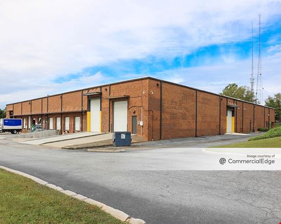 1700 & 1721 Oakbrook Drive
