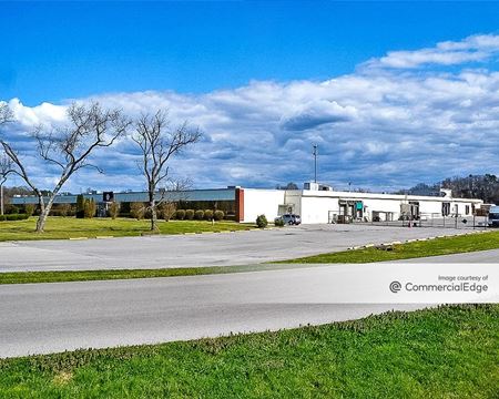 Commercial space for Rent at 100 Yale Avenue in Lenoir City