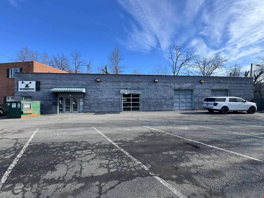 7,900 SF Warehouse Building For Lease in Falls Church