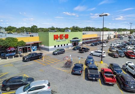 Retail space for Rent at 1015 South WW White Road in San Antonio