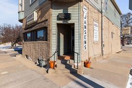 344 Bowen St
