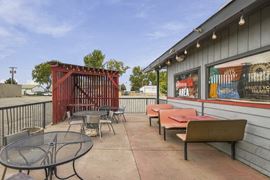 900 W Columbia Dr