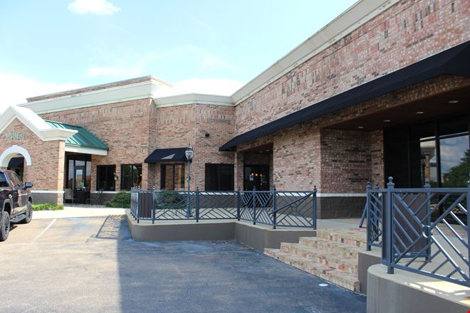 River Oaks Center - 3,240 SF Restaurant Space - Flowood MS