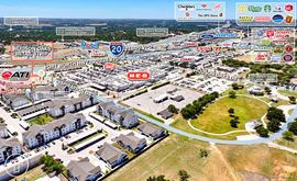 HEB Anchored Hudson Oaks Retail Strip