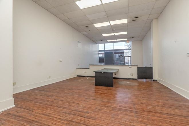 Delmar Blvd Office/Retail for Lease