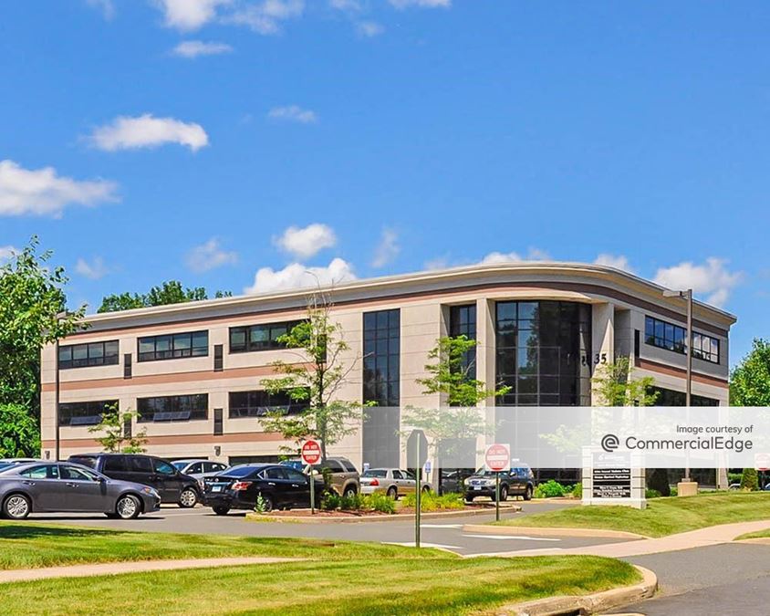 35 Jolley Drive, Bloomfield, CT 06002