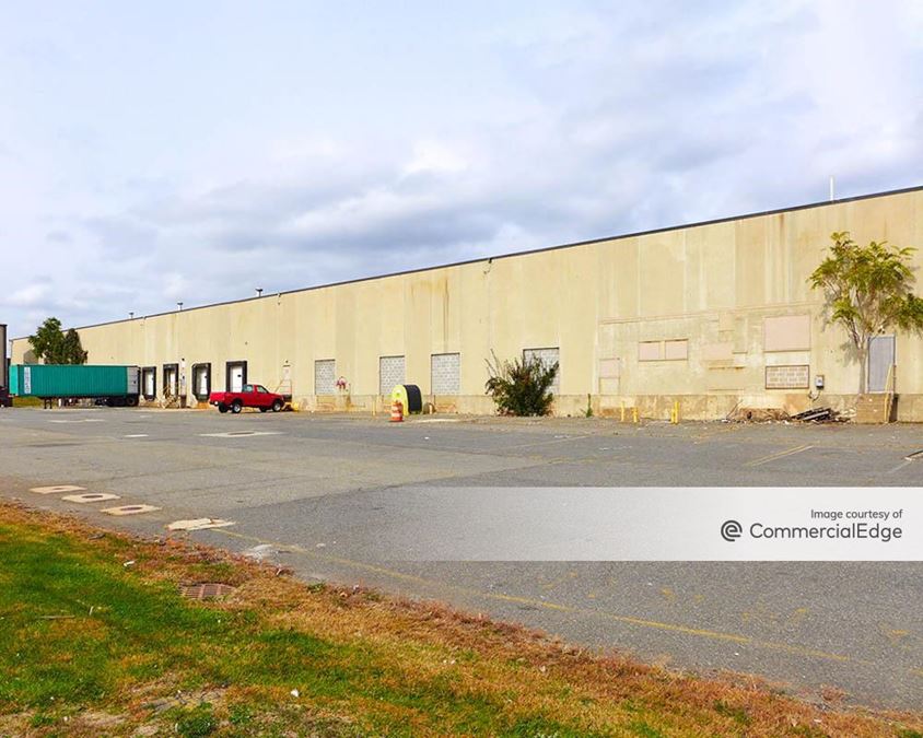 460 Plainfield Avenue 460 Plainfield Avenue Industrial Building