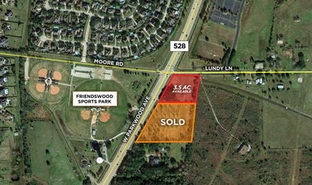 Photo of commercial space at 2907 W Parkwood Ave in Friendswood