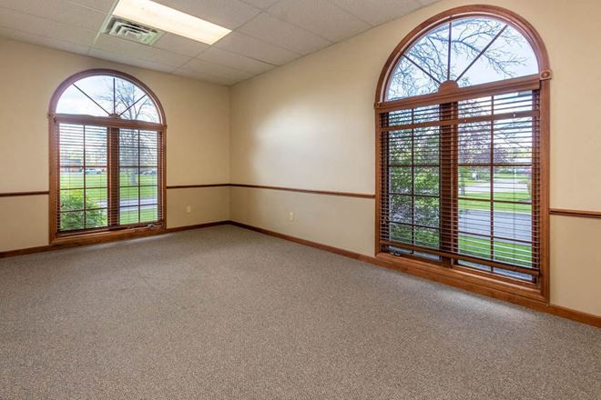 16 Davison Court - Medical & Professional Offices