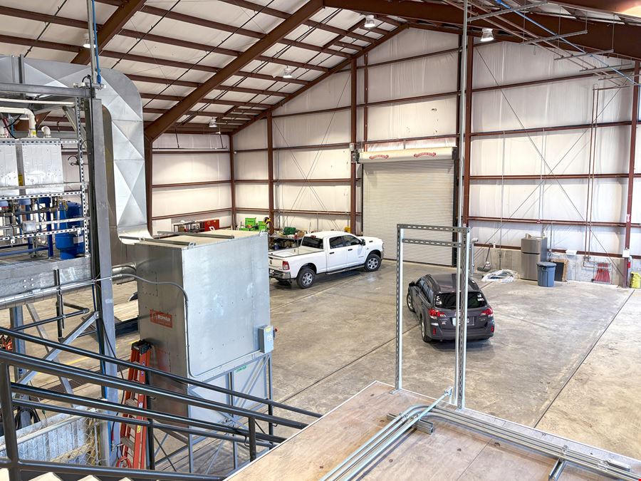 11,565 SF Flex Space - Sublease Available