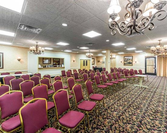 AUCTION: Quality Inn & EconoLodge | 202 Rooms | 14.58 AC | Erie PA