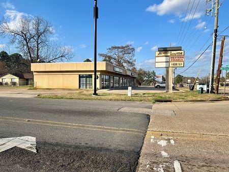 Retail space for Sale at 8236-8240 and 8232-B Jewella Avenue in Shreveport