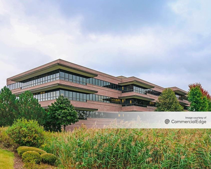 400 Woodland Prime N74 W12501 Leatherwood Court Office Building