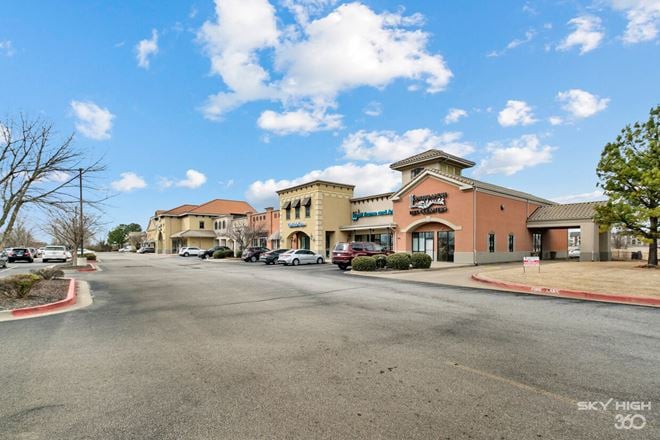 Tuscany Square Plaza