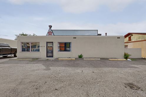 Stand Alone Store-Front on San Mateo