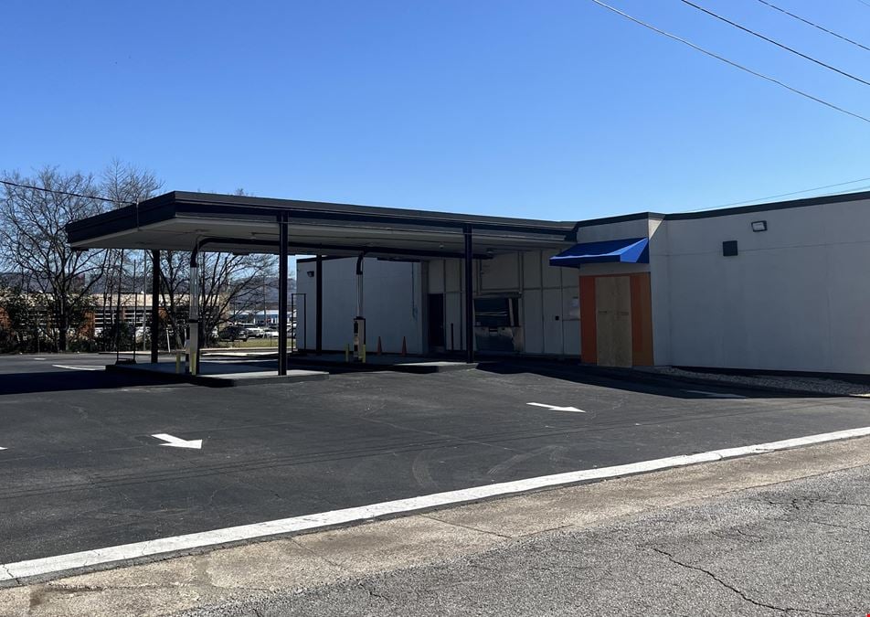 Former Bank Branch at 2004 Country Club Ave