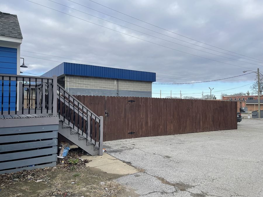 Restaurant For Sale - South Indy