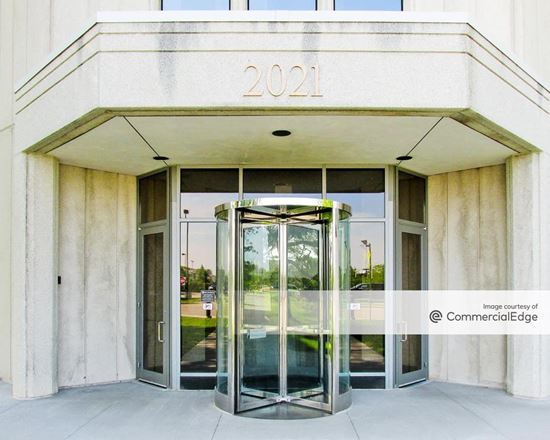 Commerce Plaza - 2021 Spring Road