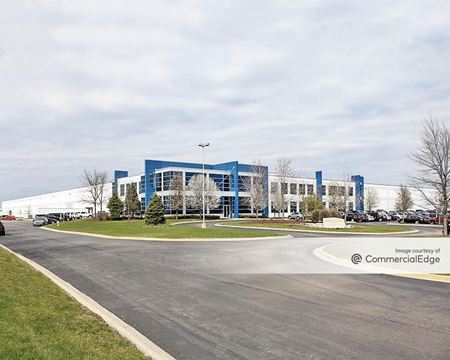 Industrial space for Rent at 300 East Crossroads Pkwy in Bolingbrook