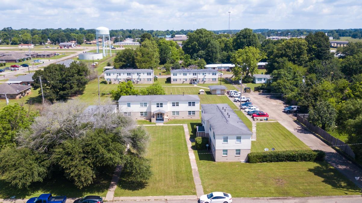 Oak Creek Apartments