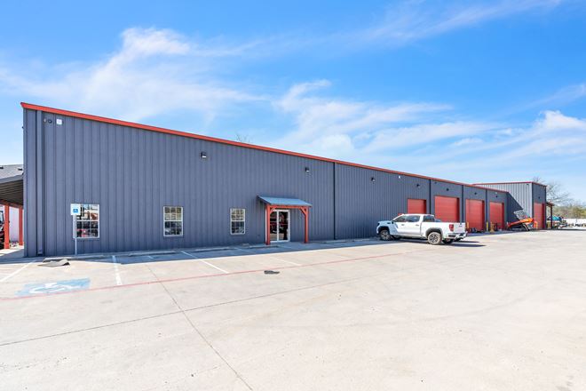 1023 S Walton Walker Blvd