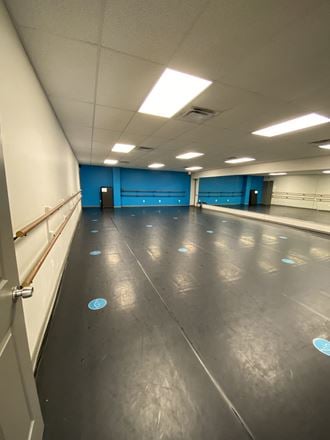 Retail/Office/Flex I-45 Building for Sale