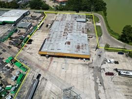 Industrial Building w/500' of Frontage on I-10