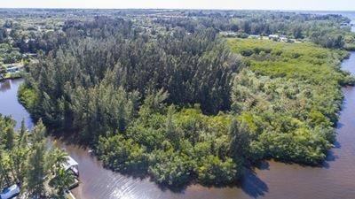 418 Peace Island Drive