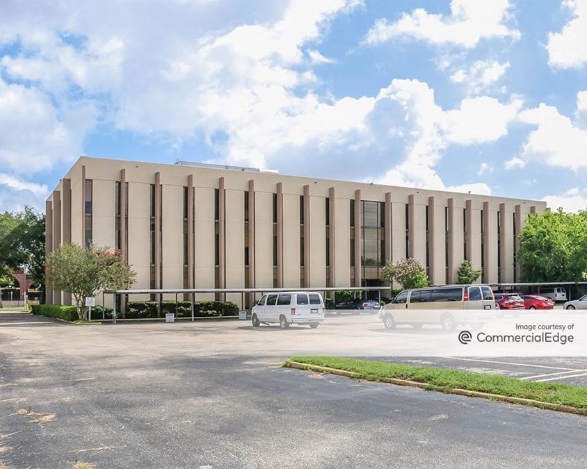 6223 Richmond Avenue, Houston, TX Office Building