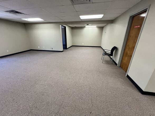 815 Trailwood Dr | Office